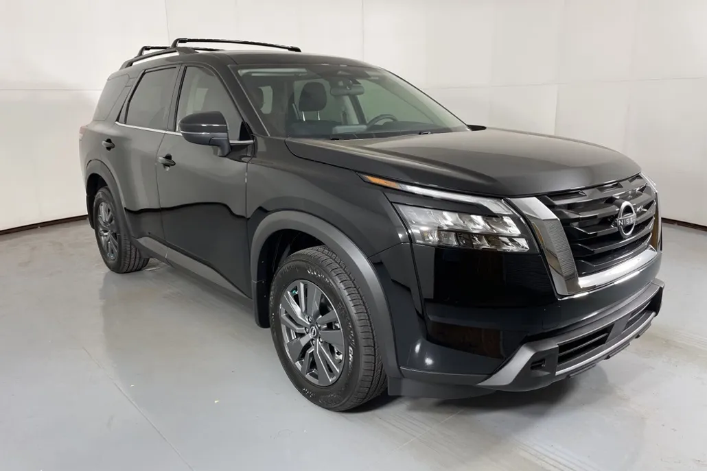 2025 Nissan Pathfinder SV photo 1