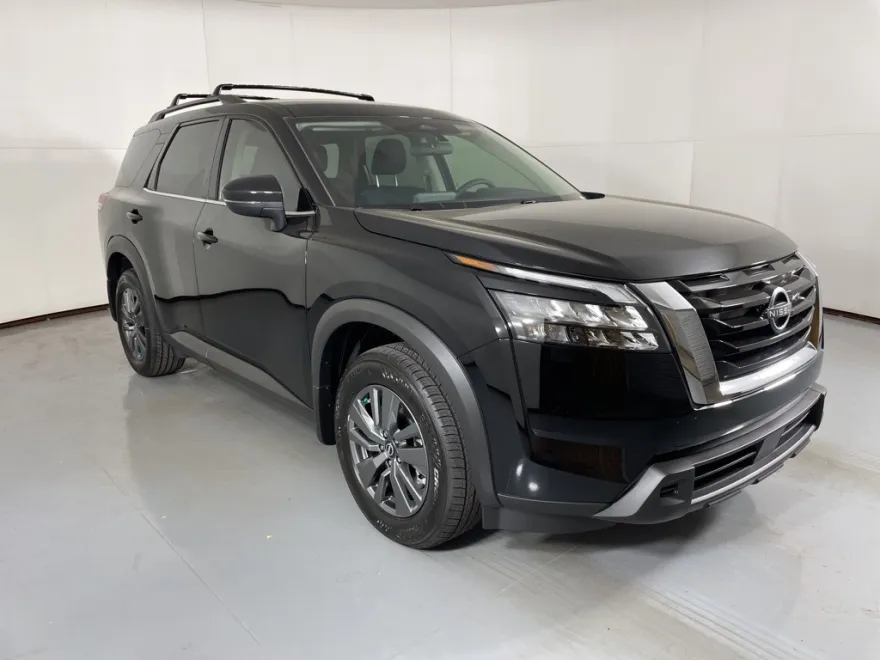 2025 Nissan Pathfinder SV photo 1