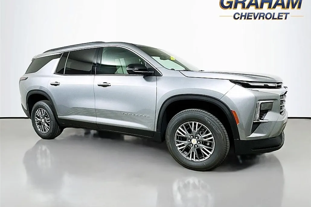 2026 Chevrolet Traverse 2LT photo 1
