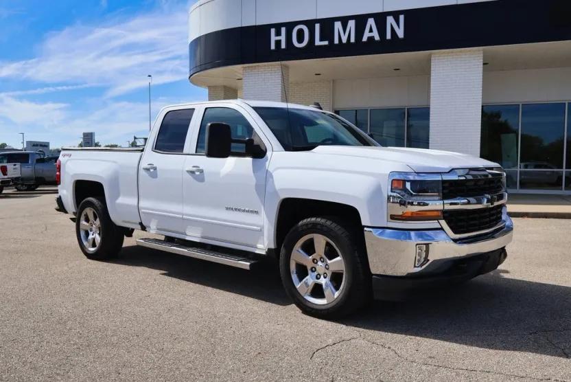 2016 Chevrolet Silverado 1500 LT photo 1