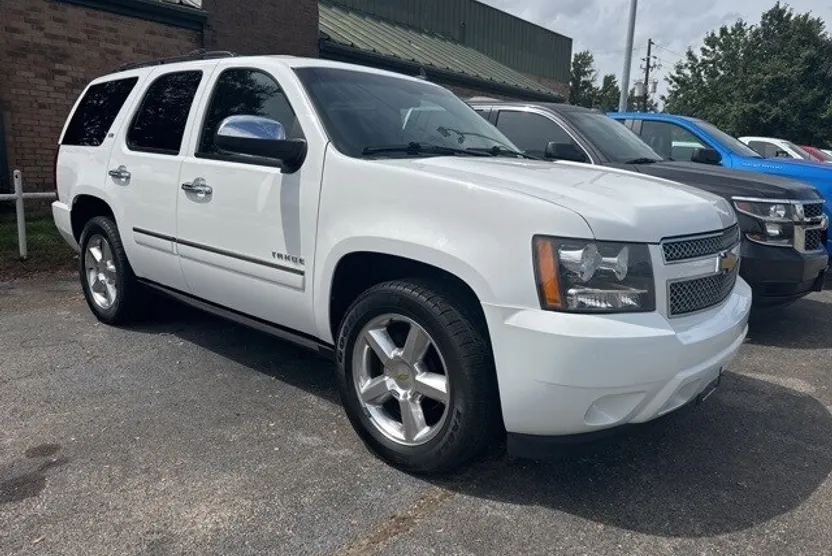 2012 Chevrolet Tahoe LTZ photo 1