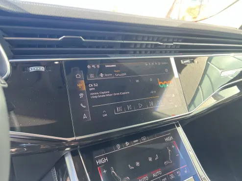 2025 Audi Q8 55 Premium Plus photo 4