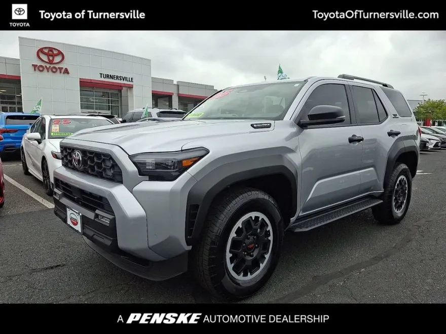 2025 Toyota 4Runner TRD Off-Road photo 1