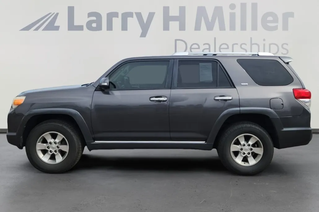 2013 Toyota 4Runner SR5 photo 1
