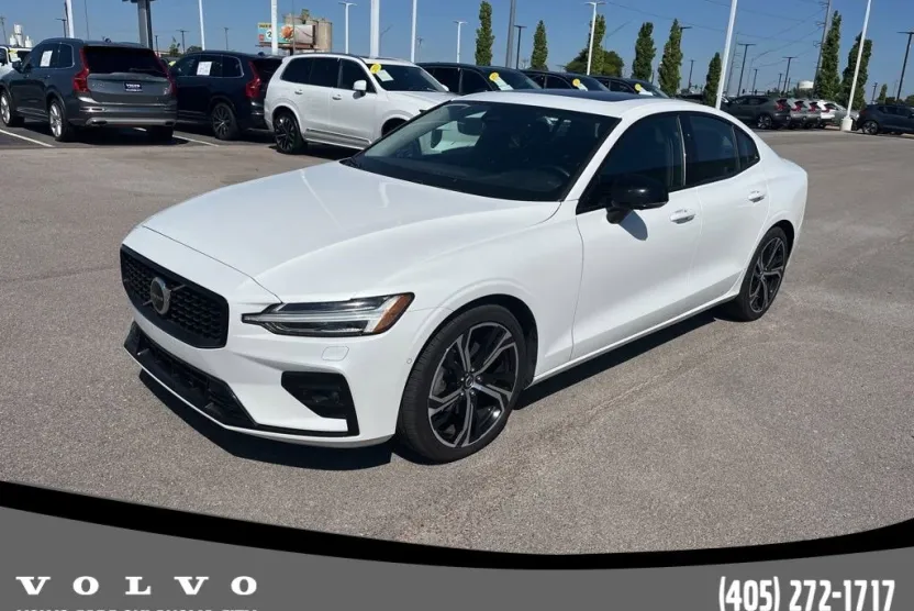 2024 Volvo S60 B5 Plus photo 1
