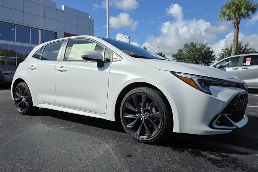 2025 Toyota Corolla XSE photo 1