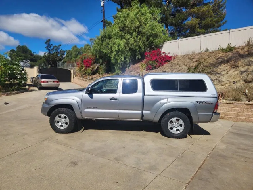 2015 Toyota Tacoma TRD V6 4x4 Access Cab photo 1