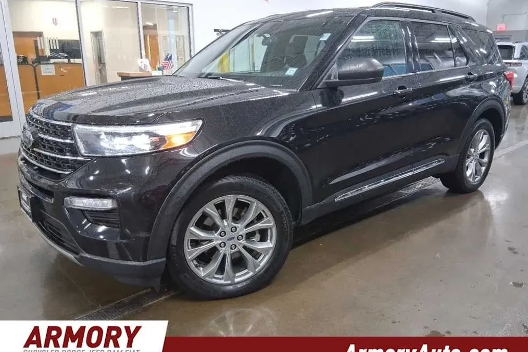 2020 Ford Explorer XLT photo 1