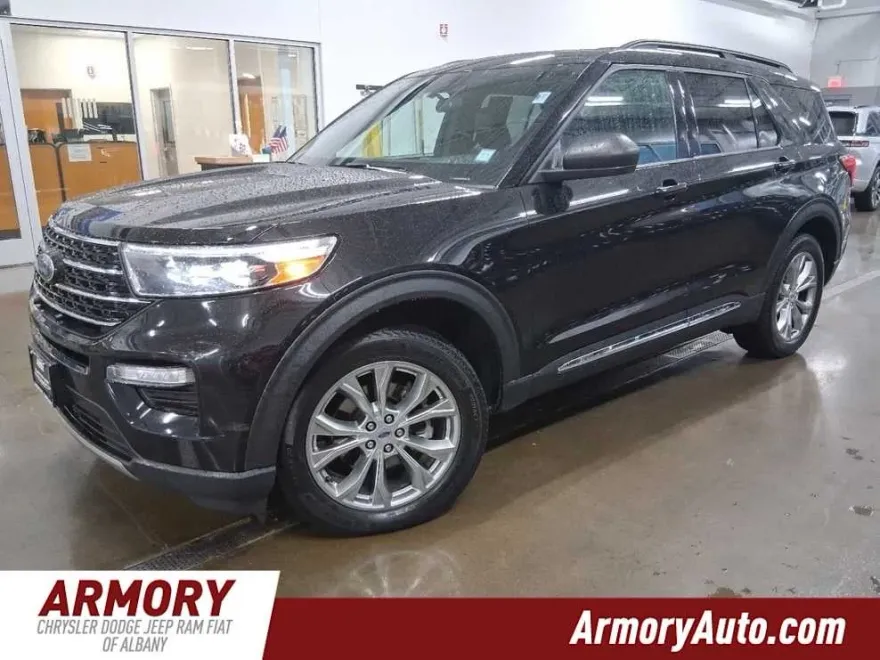 2020 Ford Explorer XLT photo 1