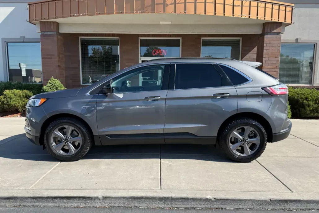 2022 Ford Edge SEL photo 1