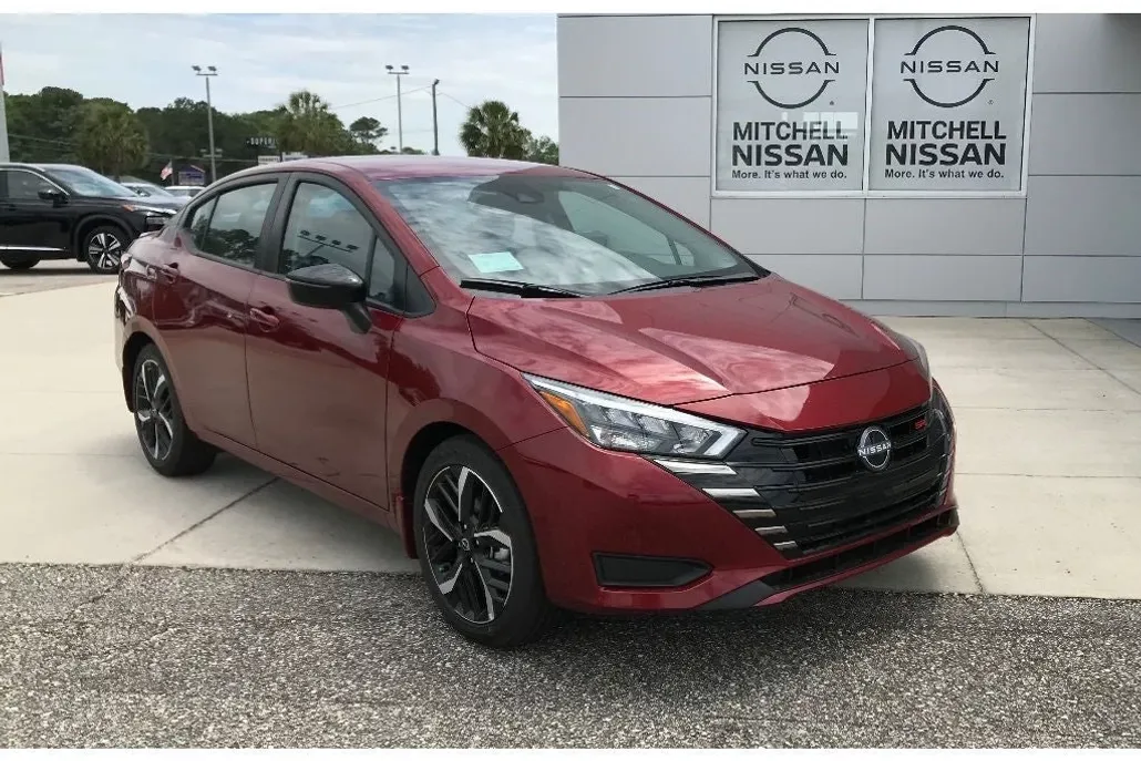 2025 Nissan Versa SR photo 1
