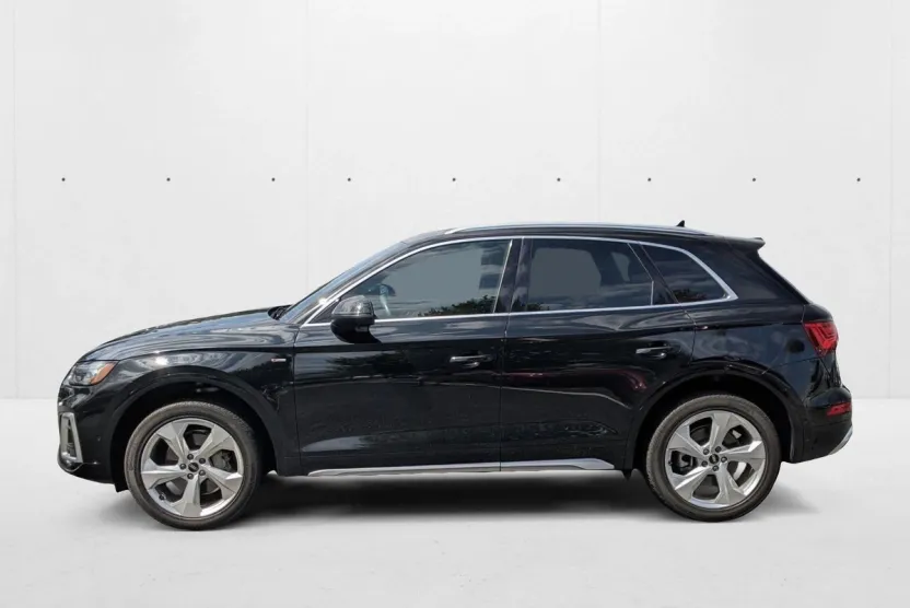 2023 Audi Q5 S line Prestige 45 TFSI Premium photo 1