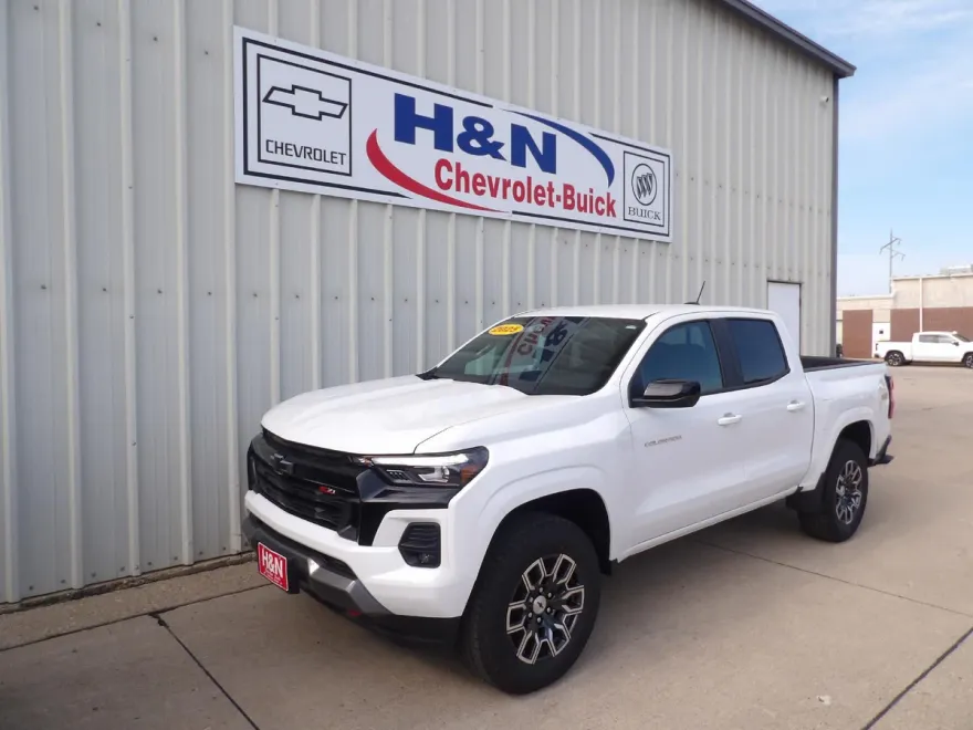 2025 Chevrolet Colorado Z71 photo 1