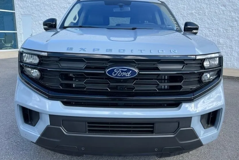 2025 Ford Expedition MAX photo 1