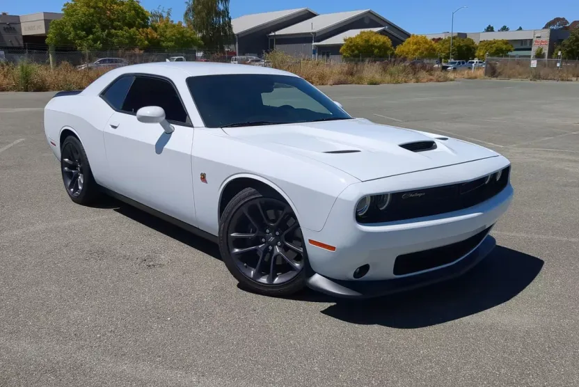 2022 Dodge Challenger R/T Scat Pack photo 1