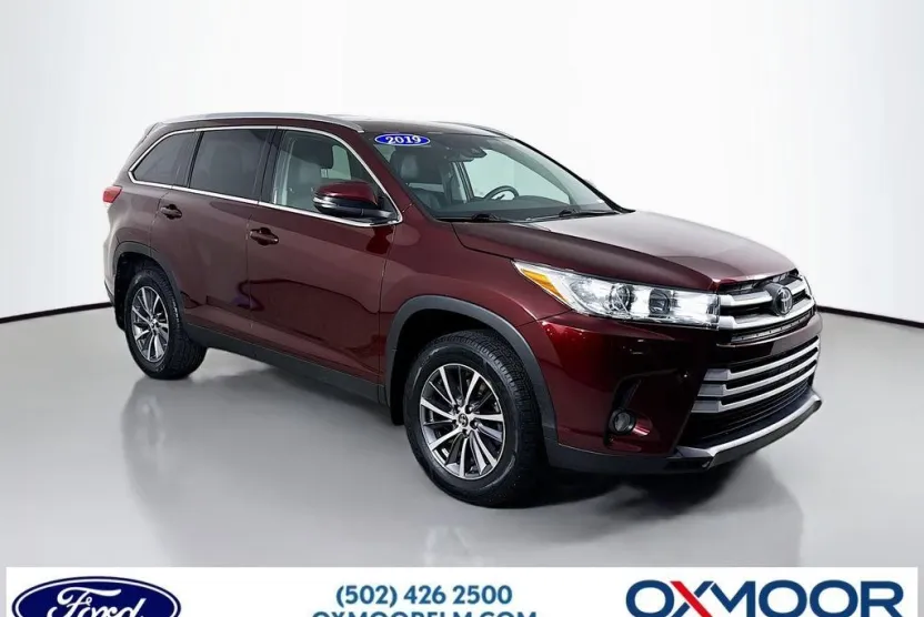 2019 Toyota Highlander XLE photo 1