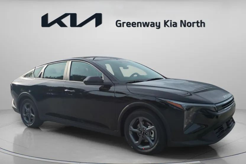 2025 Kia K4 LXS photo 1