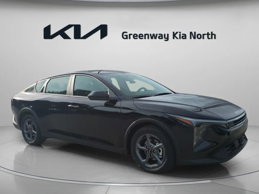 2025 Kia K4 LXS photo 1