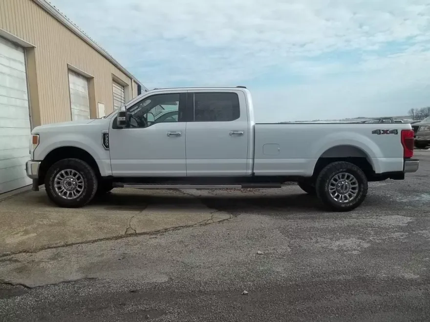 2022 Ford F-350 XLT photo 1