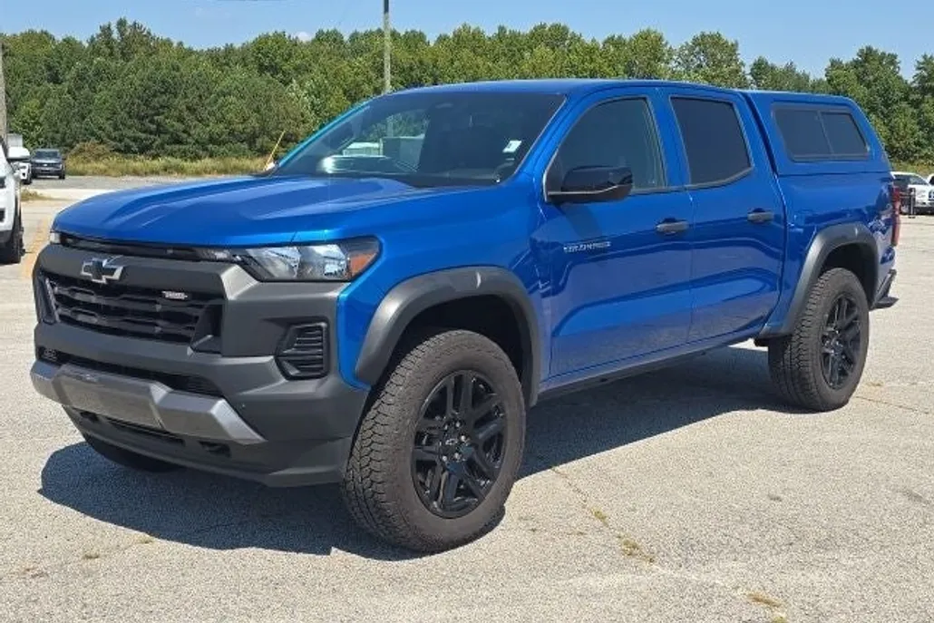 2024 Chevrolet Colorado Trail Boss photo 1