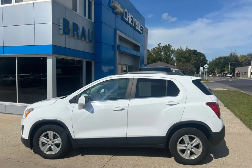 2016 Chevrolet Trax LT photo 1