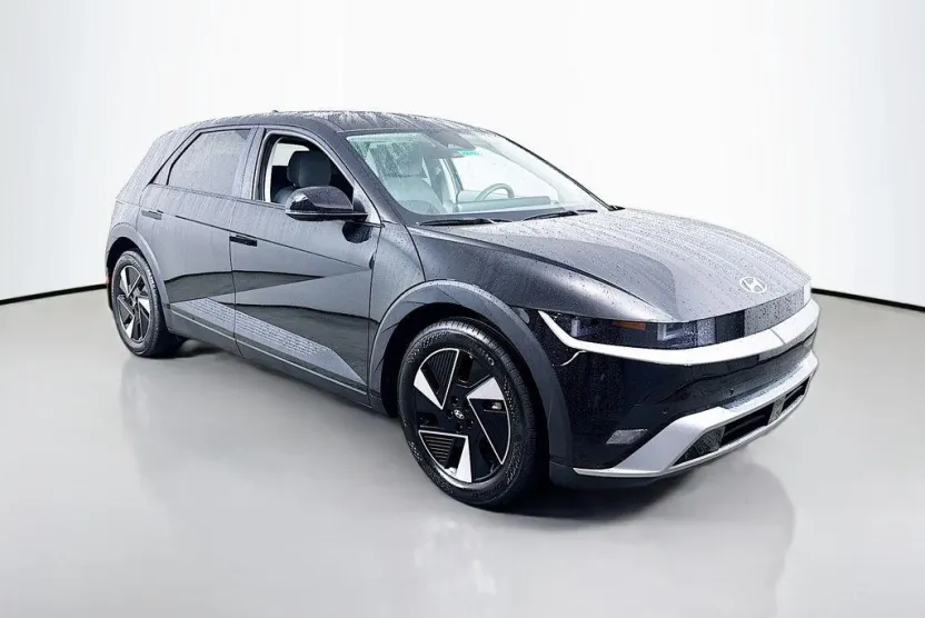2025 Hyundai Ioniq 5 SE photo 1