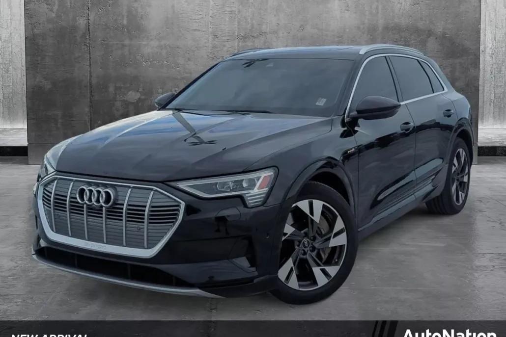 2023 Audi e-tron Premium Plus photo 1