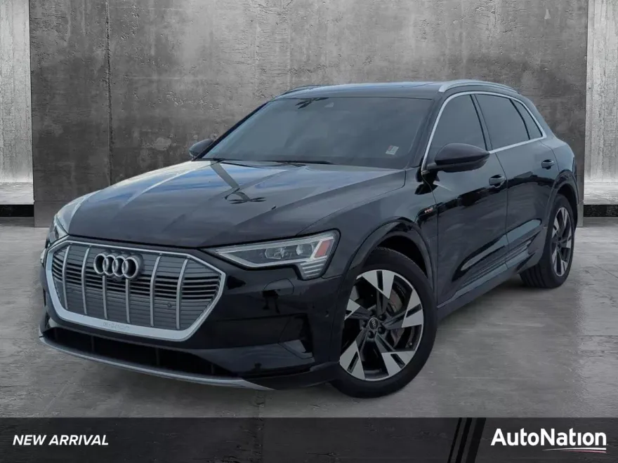 2023 Audi e-tron Premium Plus photo 1