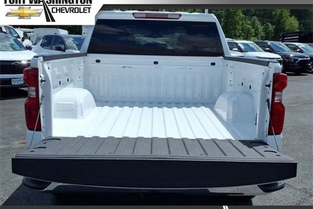 2023 Chevrolet Silverado 1500 LT photo 1