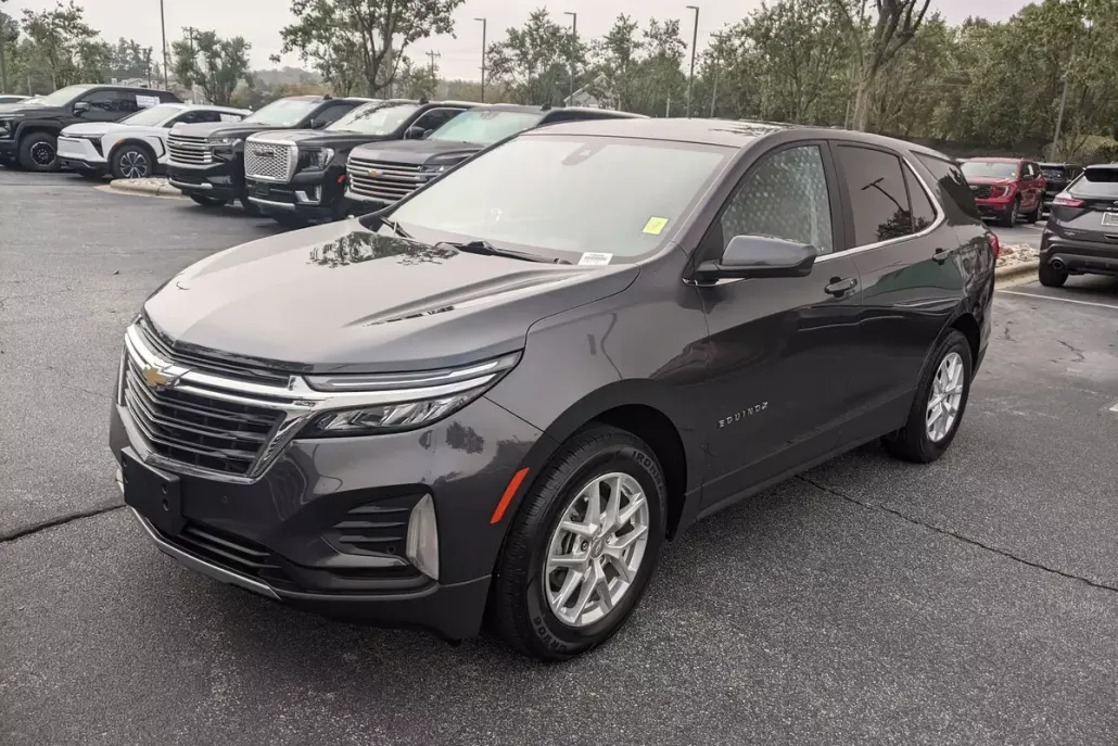 2022 Chevrolet Equinox LT photo 1