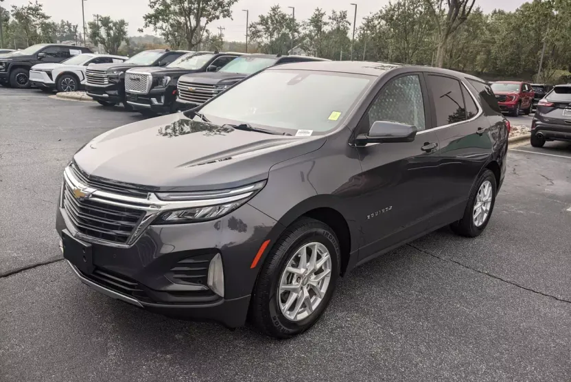 2022 Chevrolet Equinox LT photo 1