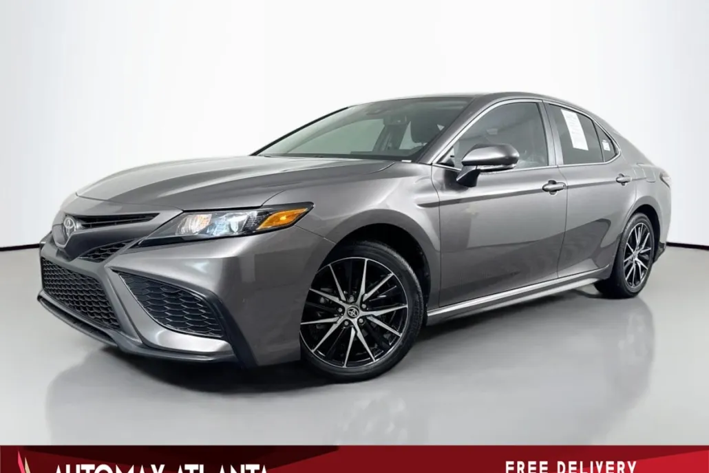 2024 Toyota Camry SE photo 1