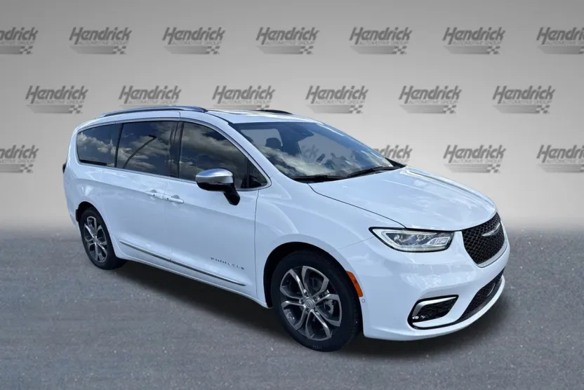 2026 Chrysler Pacifica Pinnacle photo 1