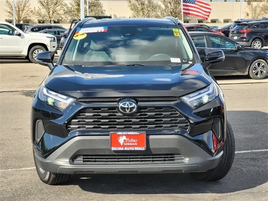 2024 Toyota RAV4 XLE photo 1