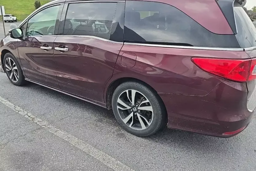 2019 Honda Odyssey Elite photo 1