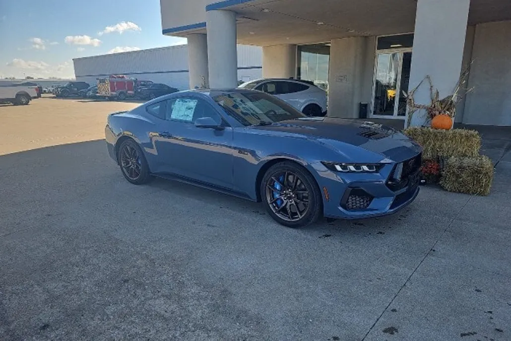 2024 Ford Mustang GT Premium photo 1