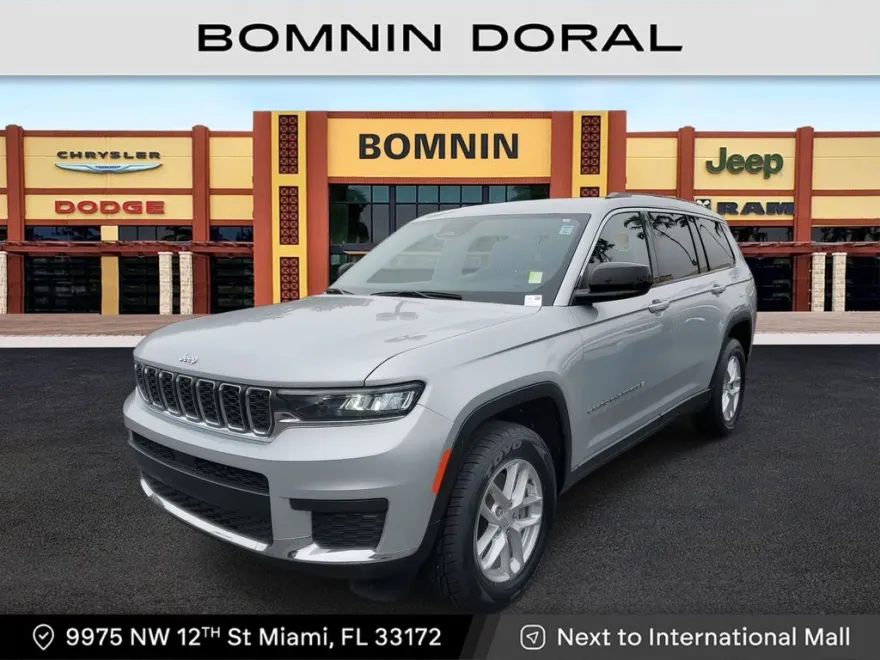 2021 Jeep Grand Cherokee Laredo photo 1