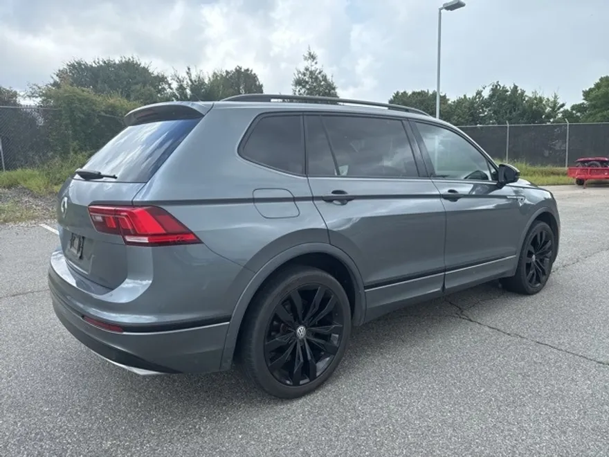 2020 Volkswagen Tiguan SE R-Line Black photo 1