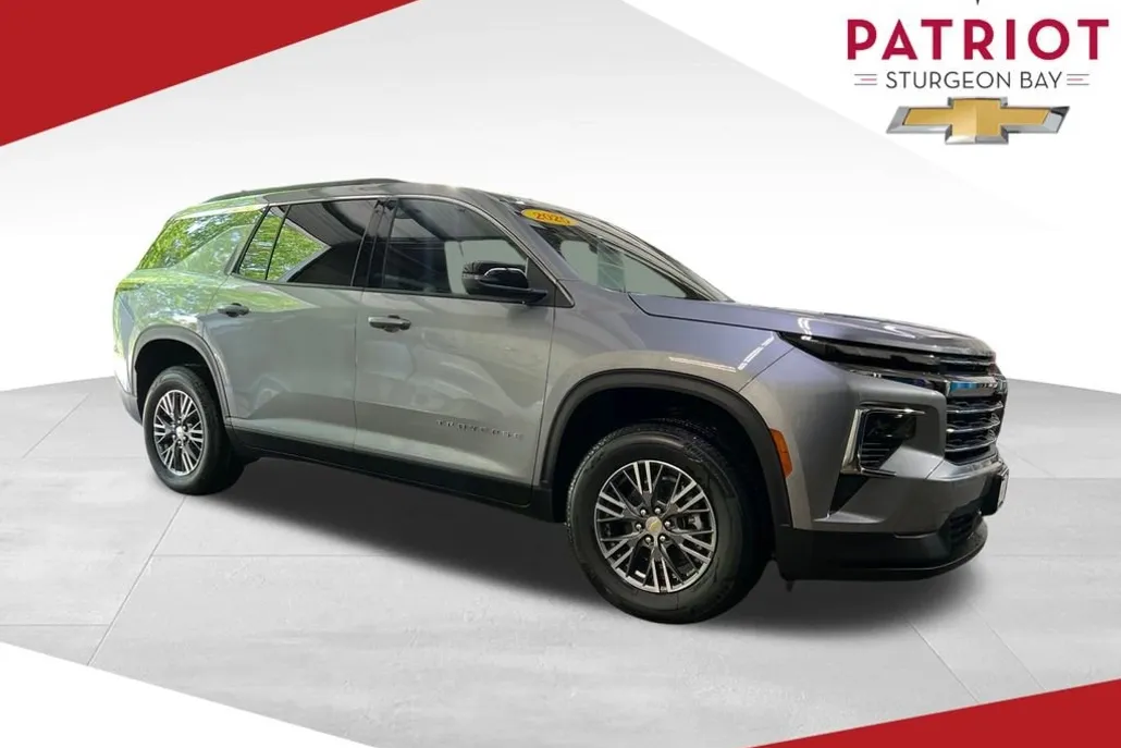 2025 Chevrolet Traverse photo 1