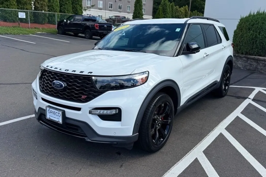 2020 Ford Explorer ST photo 1