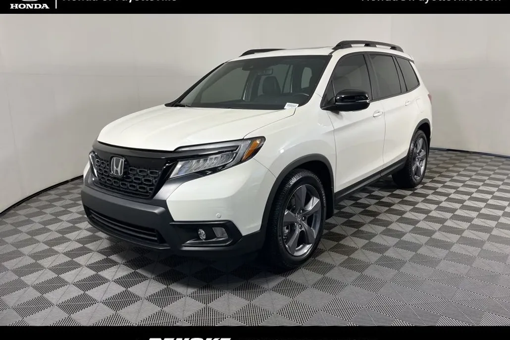 2019 Honda Passport Touring photo 1