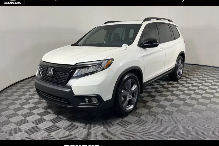 2019 Honda Passport Touring photo 1
