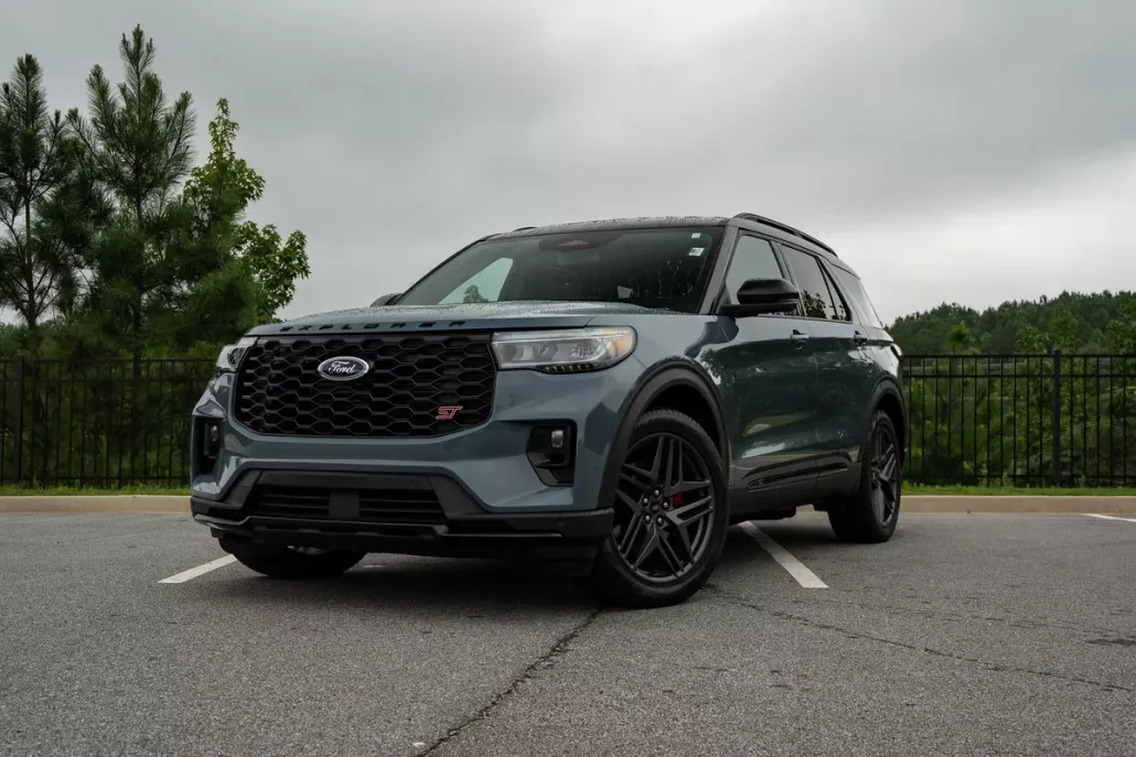 2025 Ford Explorer ST photo 1