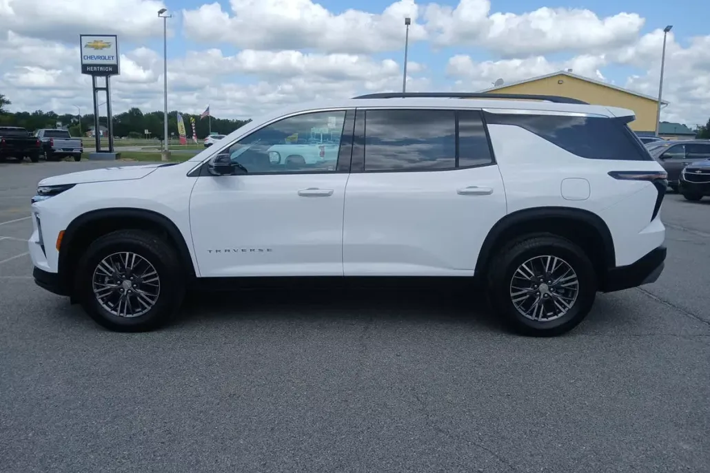 2026 Chevrolet Traverse photo 1