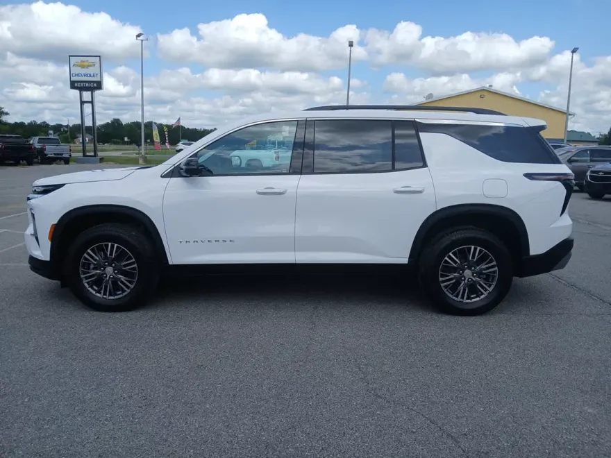 2026 Chevrolet Traverse photo 1