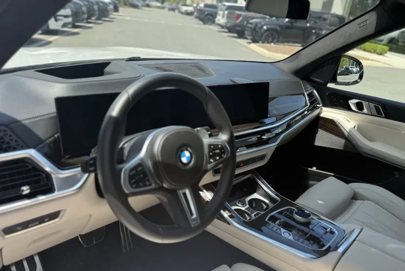 2025 Bmw X7 M60i photo 1