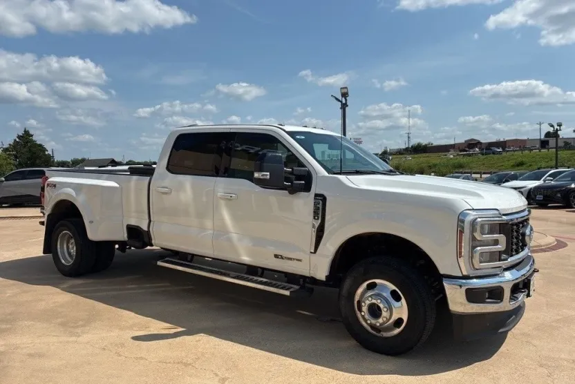 2024 Ford F-350 photo 1