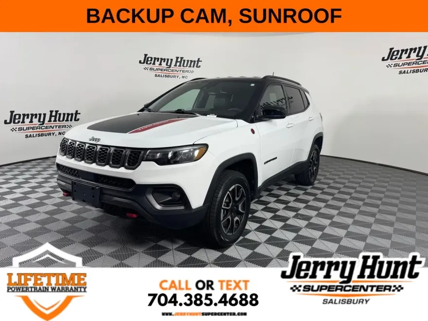 2024 Jeep Compass Trailhawk photo 1