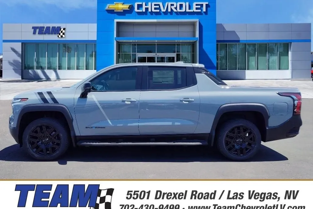 2026 Chevrolet Silverado EV LT photo 1