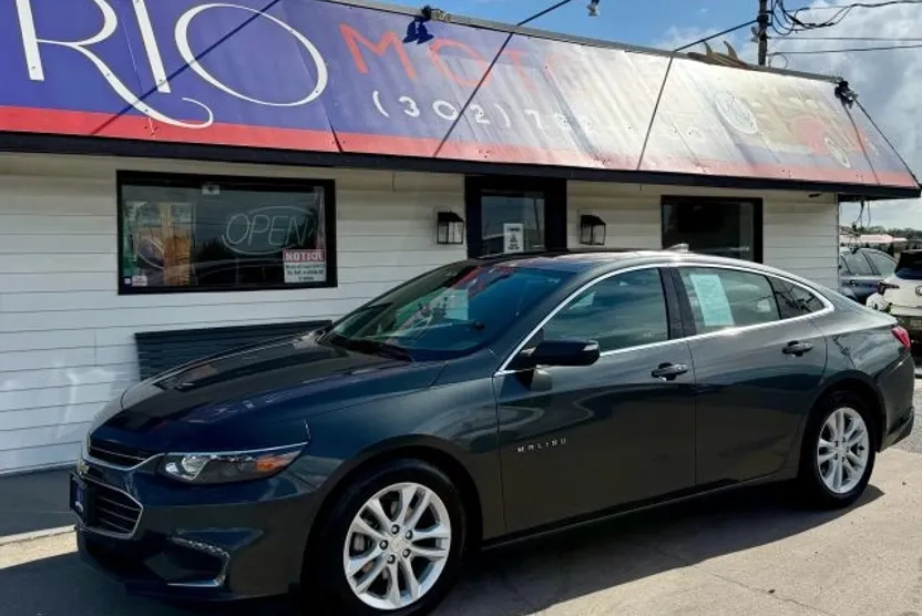 2018 Chevrolet Malibu 1LT photo 1
